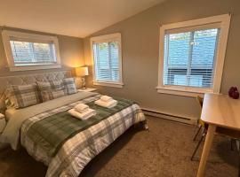 Calm and Stylish Weymouth Apartment，位于韦茅斯的酒店