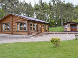 Ashknowe Log Cabin - S4590，位于Glenfarg的酒店