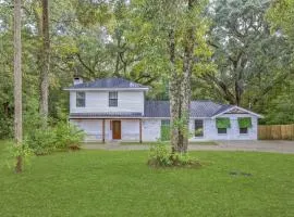 Serene Oasis in Daphne- Cozy Home with Giant Oaks home