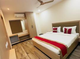 Hotel Raga，位于Karīmnagar的酒店