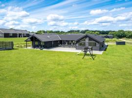9 Bedroom Beautiful Home In Sydals，位于Sarup的酒店