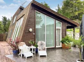 4 Bedroom Lovely Home In Hebnes，位于Hebnes的酒店