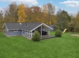 Awesome Home In Rødby With Kitchen
