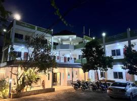 The 99 Inn Hotel，位于Ban Sao Thong的酒店