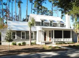 Deluxe 3 Bedroom Moreland Village Home 5533