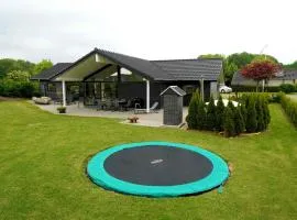 Luxurious Summer House With Space For Relaxation
