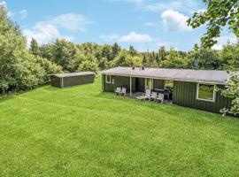 Holiday Home Illeris Farsø Vi，位于Farsø的酒店