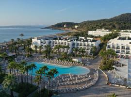 Grand Palladium White Island Resort & Spa - All Inclusive，位于普拉亚登博萨的度假村