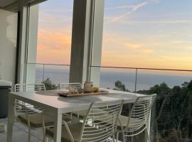 Appartement de luxe Eze village vue mer avec piscine，位于艾日的酒店