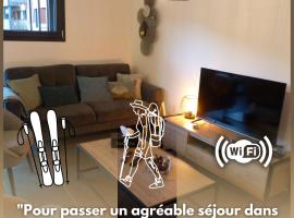 Le 206 Appartement Moderne et Cosy-Terrasse -Centre-Parking-Wifi，位于圣莫里斯堡的酒店