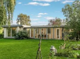 Awesome Home In Føllenslev With Wifi
