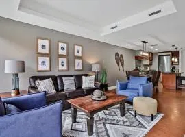 Classic Hideaway Elegant 2BD 2BTH