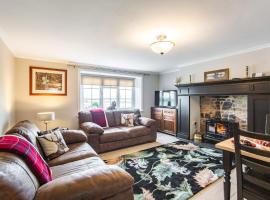 Flossys House -Uk35020，位于Chatton的酒店