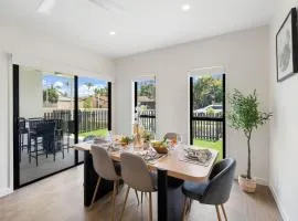 Modern Brand New House near Mall Park with 2Parking