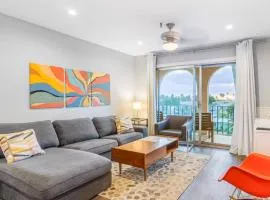 2 bed 2 bath penthouse condo with AC and Ocean Views