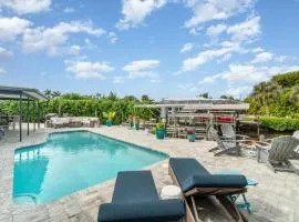 Sailboat access - Under 15 min from Fort Myers Beach - Fire Pit and Heated Pool - Villa Canalview Cove