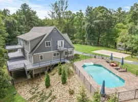Secluded Luxury Home with Pool and Hot Tub in ASHEVILLE 15 min to Downtown