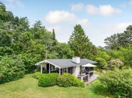 Cozy Home In Gilleleje With Wifi，位于吉利勒杰的酒店