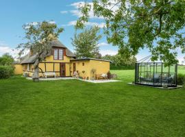 Lovely Home In Rudkøbing With Wifi，位于鲁德克丙的酒店