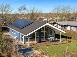 Stunning Home In Esbjerg V With Kitchen，位于埃斯比约的酒店