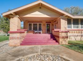 Walk to Main Street Charming Roswell Home!