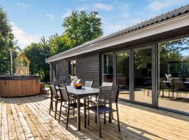 Beautiful Home In Græsted With Wifi，位于Græsted的酒店