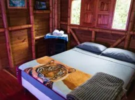 Habitacion en Hospedaje Campestre Compartido Tipo Hostal en Santa Elena cerca a Medellin y aeropuerto JMC - Cabaña Aru