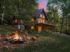 Cozy Cabin w Fire Pit, Hot Tub, Deck, & Pool Table