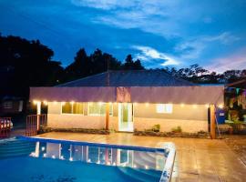 Isabella Hostel and Pool，位于Alto Boquete的青旅