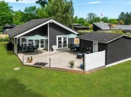 Gorgeous Home In Samsø With Kitchen