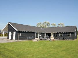 Beautiful Home In Idestrup With Kitchen，位于博托比的酒店