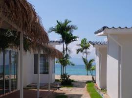 Sea Escapes Resort，位于通萨拉的带停车场的酒店