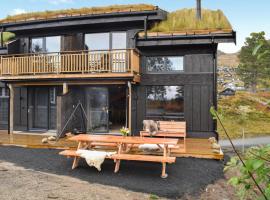 Cozy Home In Rauland With Sauna，位于Torvetjørn的酒店