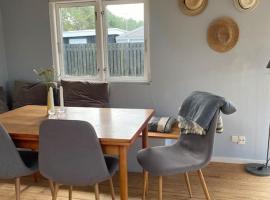 Cosy Holiday Home - 300 m to beautiful beach and cafés，位于Karrebæksminde的酒店