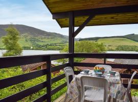 Loch Earn View Lodge，位于洛亨黑德的酒店