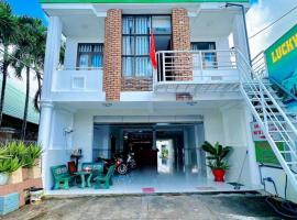 Lucky 2 Hotel，位于Nguyệt Hòa的酒店