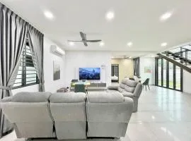 Skudai Sutera Luxury Holiday Villa 10 pax 4 bedrooms