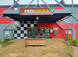 ENZO HOTEL 1er PRIX，位于Coudes的酒店