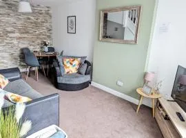 2BR-Dean Hse-Fully Equipped-Parking-WiFi-Short Long Stays