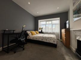 Entire house floor perfect for couples & freelancers - available for single too，位于伦敦的民宿