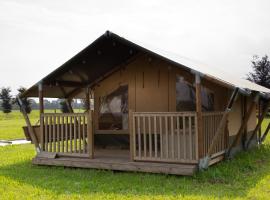 Safaritent 4 persoons camping Lindershoeve Bergeijk，位于博黑克的豪华帐篷