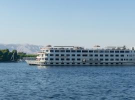 Orient Nile Romance Nile Cruise - Every Saturday from Luxor for 07 & 04 Nights - Every Wednesday From Aswan for 03 Nights，位于卢克索的酒店