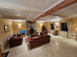 3 Clos Na Feirme Three Bedroom House with Hot Tub，位于戈尔韦的酒店