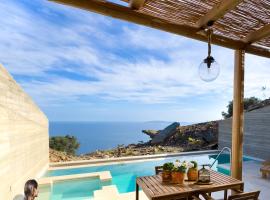 Sea view villa with private swimming pool，位于海若克利欧的酒店