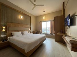 Hotel Shahi Executive，位于Malkāpur的酒店