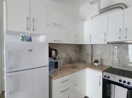 JL tirana resort radhime，位于拉赫姆的酒店
