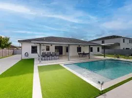 5BR House with Private Pool and Outdoor Kitchen