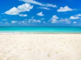 Three Pools, Steps to Beach, Dining and Shopping!