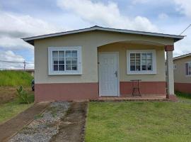 Casa David Boquete Csar，位于Las Lomas的酒店