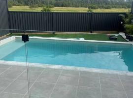 15mins to Mooloolaba Beach opposite Conservation!，位于Palmview的酒店